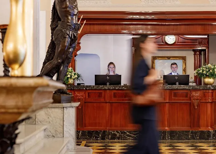 Baglioni Regina - The Leading Of The World
