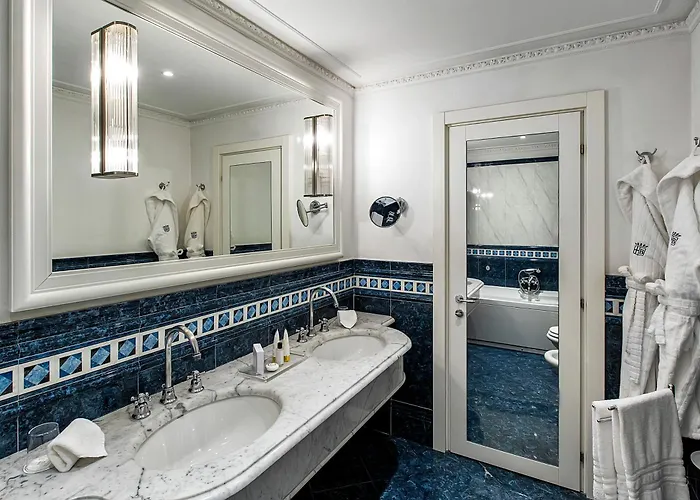 Baglioni Regina - The Leading Of The World